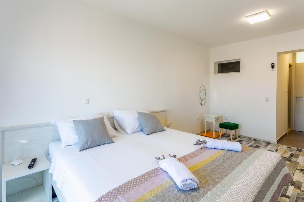 Apartments Luksa - Zf Hvar Хвар Экстерьер фото