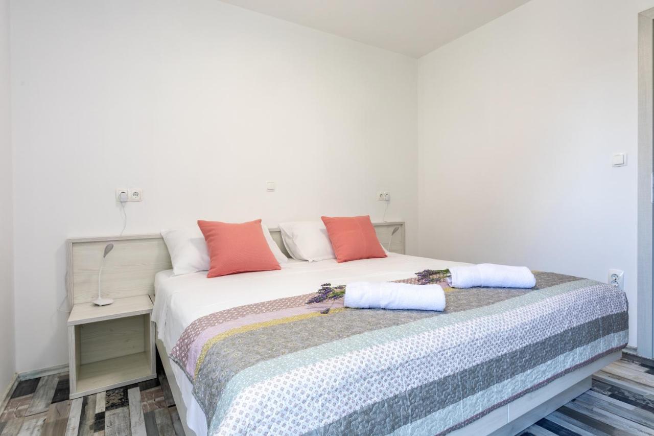 Apartments Luksa - Zf Hvar Хвар Экстерьер фото