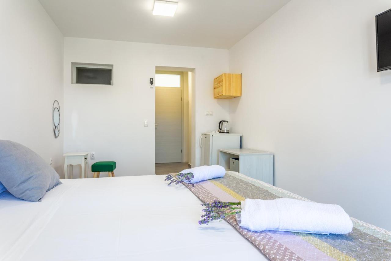Apartments Luksa - Zf Hvar Хвар Экстерьер фото